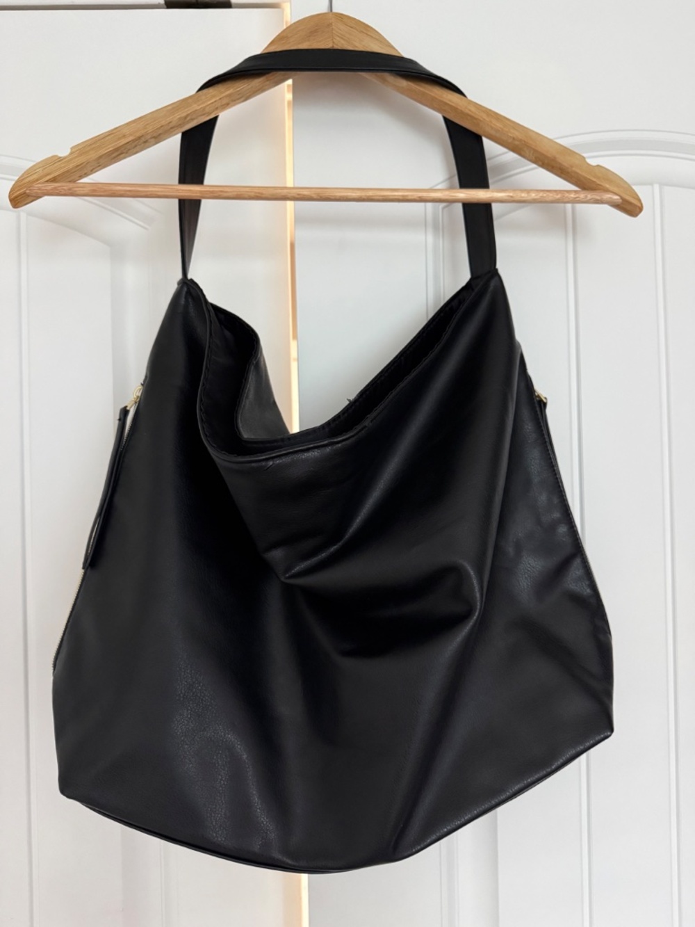 Donna Karan Black Oversized Cosmetic Travel Tote Bag Polyurethane